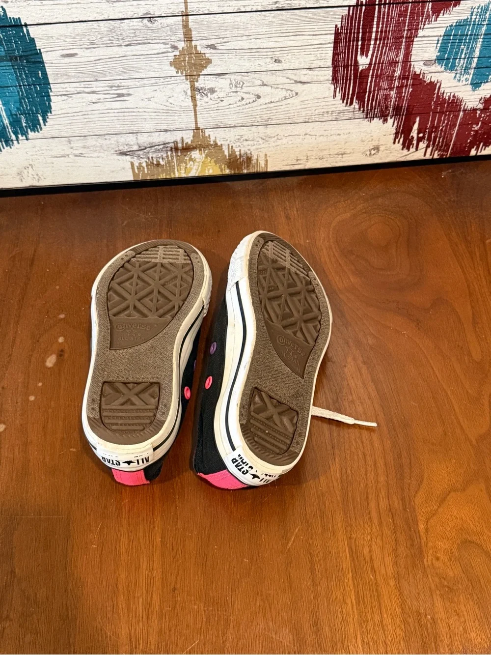 Classic Kids Low-Top Sneakers in Navy and Pink